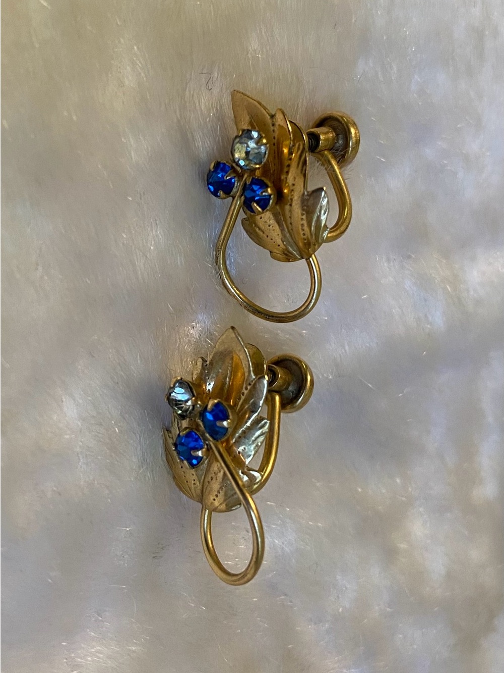 🍀VTG Janice 1/20-12kt gf Screw Back Earrings with Blue Crystal Accents
